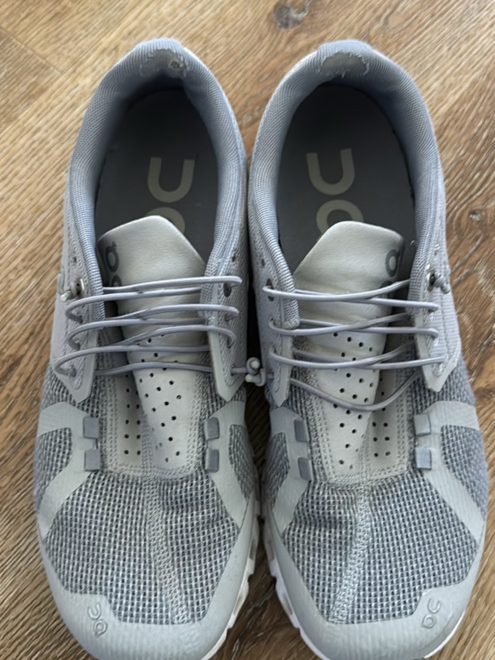 On Running Women's Light Grey Athletic Running Shoes